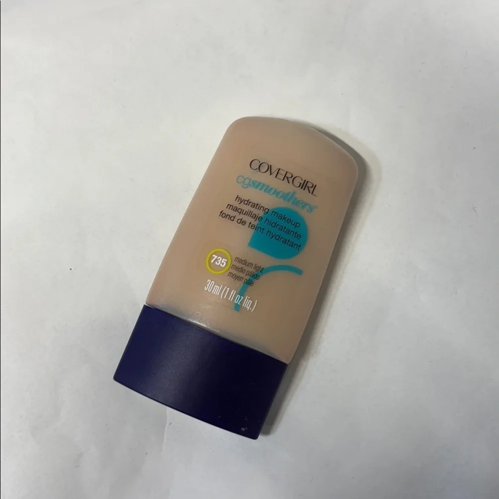 COVERGIRL CG Smoothers Hydrating Makeup - Medium Light 735 makeup